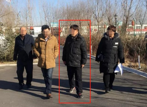 听到情人丈夫敲门坠楼身亡，这是怎么回事?