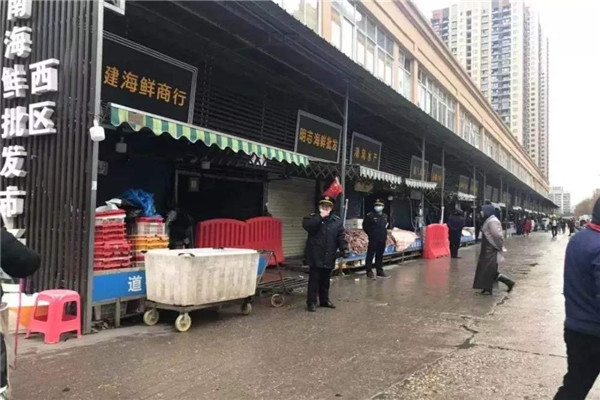 深圳湾口岸入境处职员确诊新冠，感染者应该如何追踪？