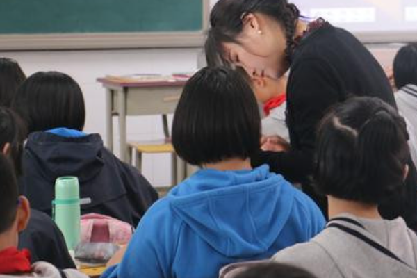 指山卖岭的生肖